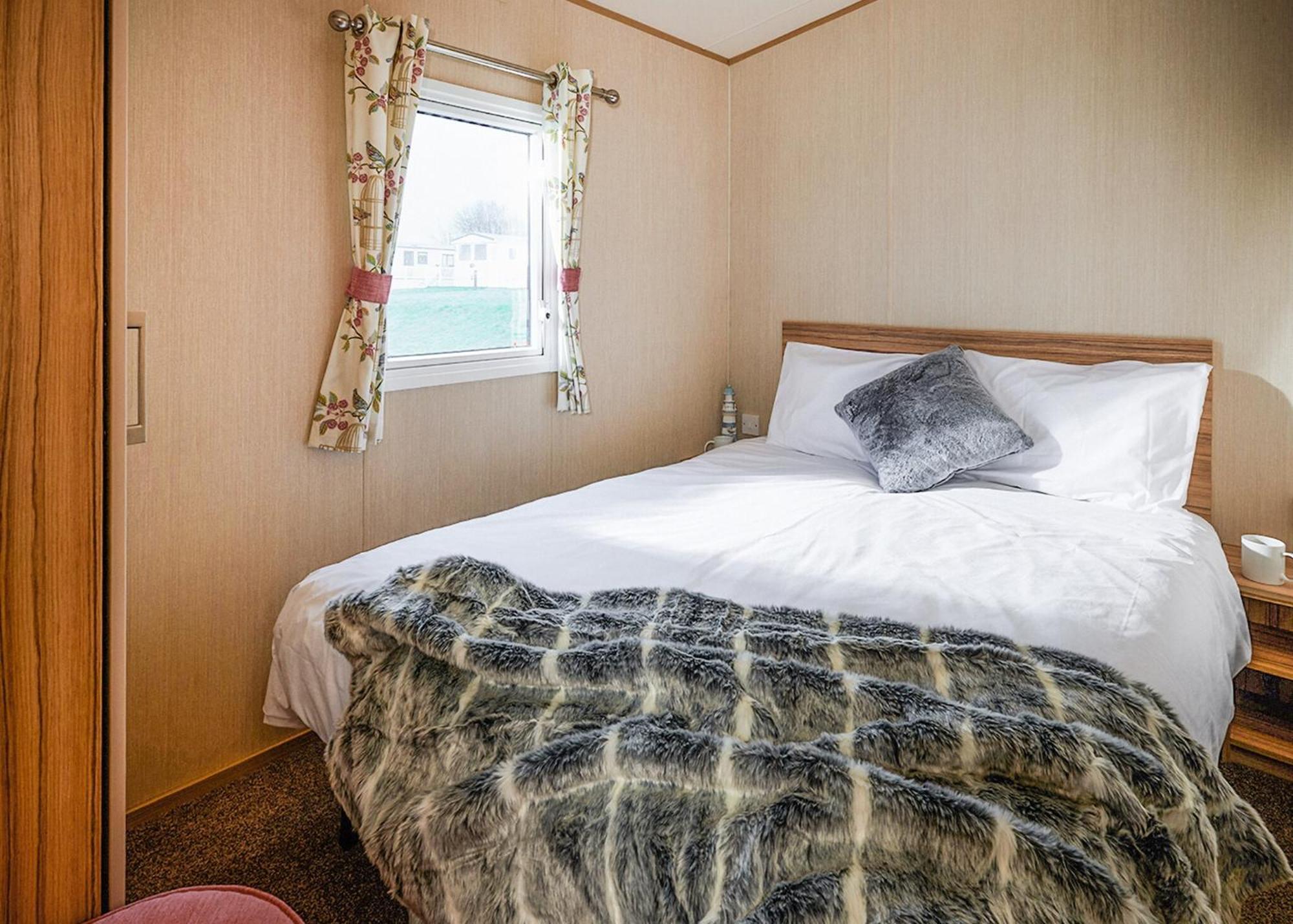 Meadow Lakes Holiday Park Сент-Остелл Номер фото