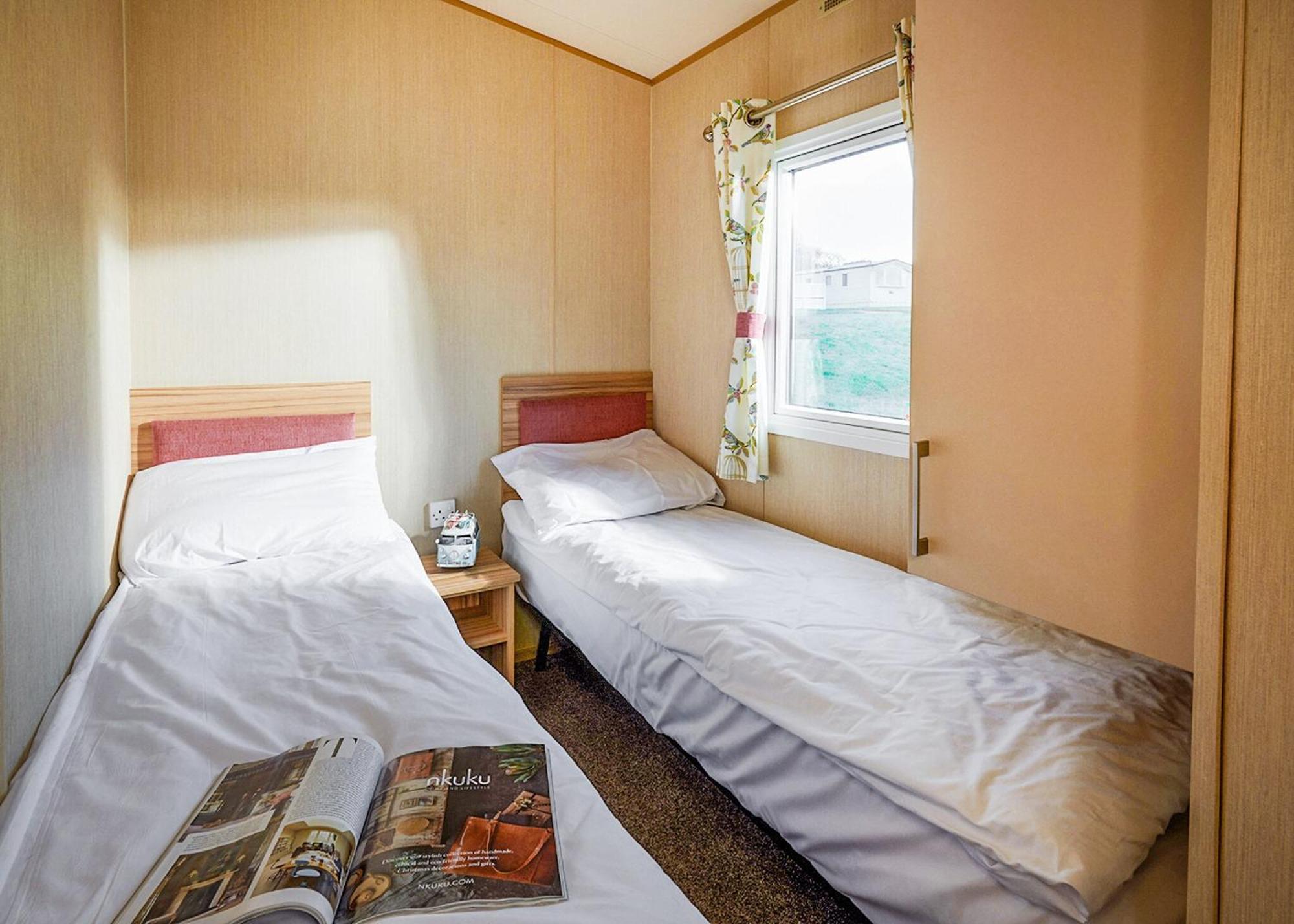 Meadow Lakes Holiday Park Сент-Остелл Номер фото